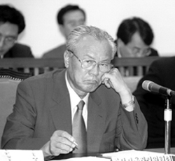 박승 한은총재 - 전윤철 경제부총리  ''금리전쟁의 속사정''