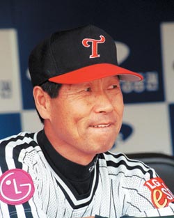 해임된 김성근 LG 감독 “인간적 모멸 받았다”