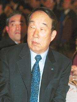 갑자기 휘청 두산그룹 왜