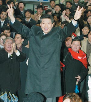 한국사회 뒤흔드는 노무현 신드롬 입체추적