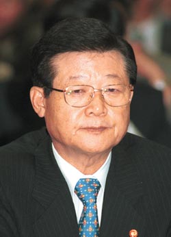 이근영 금감위원장 안팎 퇴진 목소리에 좌불안석