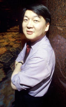 ‘존경받는 전문경영인’ 안철수 스토리