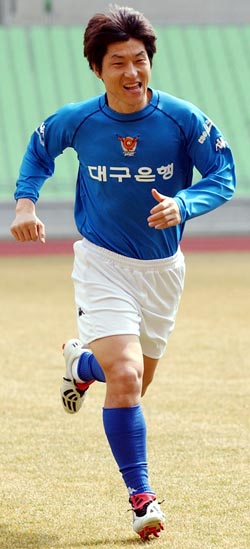 프로축구 눈길 끄는 이적생 스토리