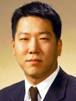 ‘몸조심 할 때 지분 늘리기’ 정지선 현대백화점 부회장 왜 서두나