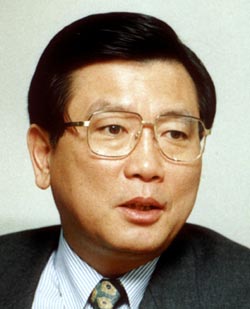 박삼구 금호 회장 노 대통령 방미에 동행 안해 ‘수군’