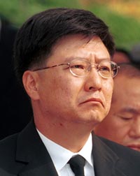 박지만 씨 지난해 이어 올 4월에도 (주)이지 지분 대량 매도