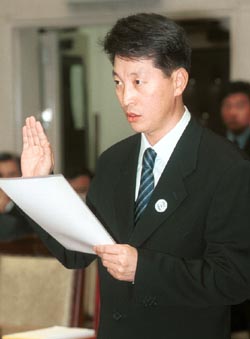 ‘게이트 장본인’ 이용호씨 옥중 근황