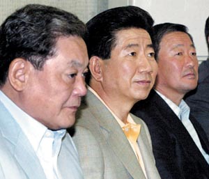 맞붙은 삼성·LG 그룹총수 캐릭터 비교