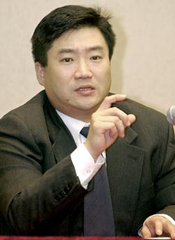 오상수 새롬기술 전 사장 구속 둘러싼 논란 내막