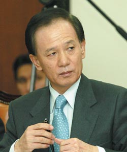 김홍신 의원 당원권 박탈당하고도 여유만만 “난 이기는 전쟁 하는 중”