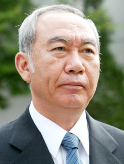 손길승 SK 회장 전경련 회장 사퇴론 솔솔