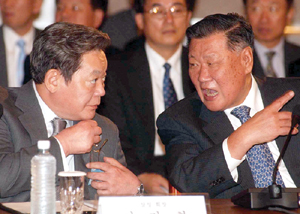 국내 양대재벌 선두다툼 ‘후끈’