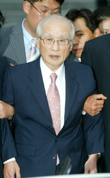 검찰 김우중 건강에 ‘코 꿴’ 사연