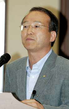KT 남중수 사장 고민 깊어가는 사연