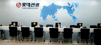 헛스윙 연발 속타는 롯데관광