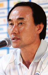 비주류 성공신화, 김학범 감독