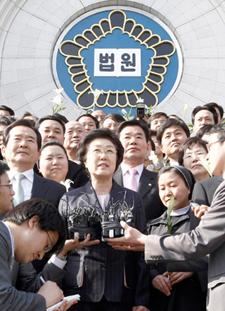 검찰 VS 한명숙 전면전 2라운드 막후