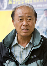 “그리운 내 친구 무현아! 와 그랬노…”