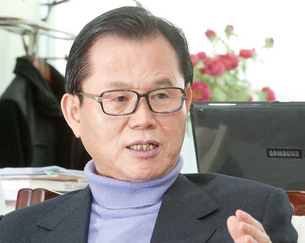 박철언 전 장관 집필 비사 공개
