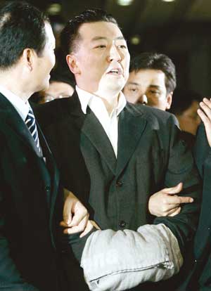 MB 최측근 인사 개입 ‘김경준 기획입국’ 조작설 추적