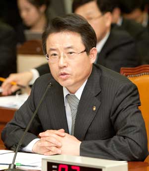 권혁세 금감원장 속병 앓는 내막