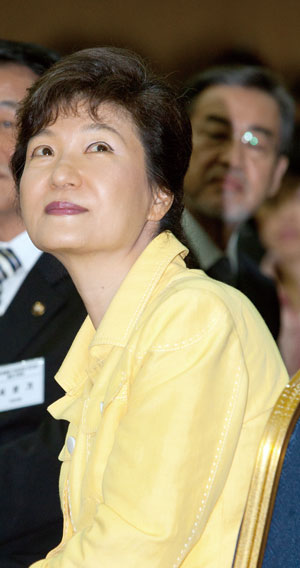 ‘박근혜 대세론’ 유지 친박의 비상플랜 추적