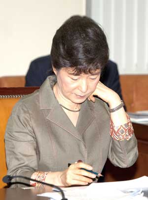 박근혜 대권 조기행보 막후