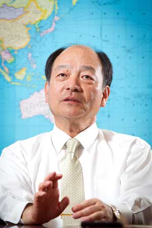 탈세혐의로 법정공방 앞둔 ‘선박왕’ 권혁 시도상선 회장 인터뷰