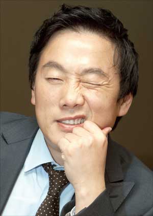 [조성아 기자 까놓고톡]  <나꼼수>의 ‘깔때기’정봉주 전 의원