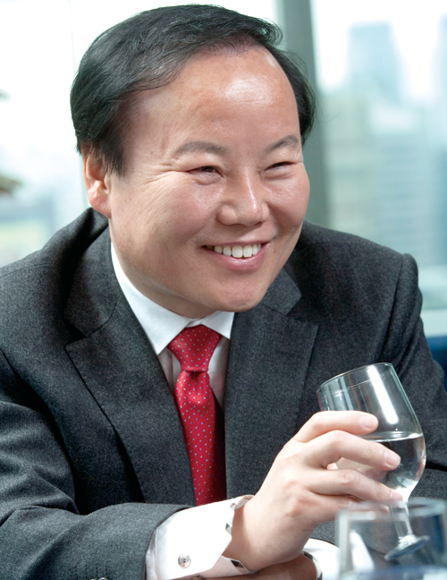 [조성아 기자의 까놓고톡] 박근혜 책사 김재원 전 의원