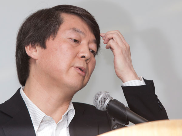 ‘안철수 X파일’ 정보전 막후