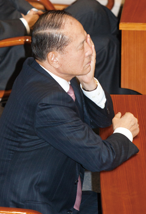 ‘구린내 진동’ 이상득 의원실 대해부