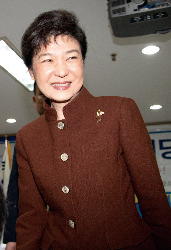 뒤늦게 주목 박근혜 측근 ‘경선자금’ 유죄 전말