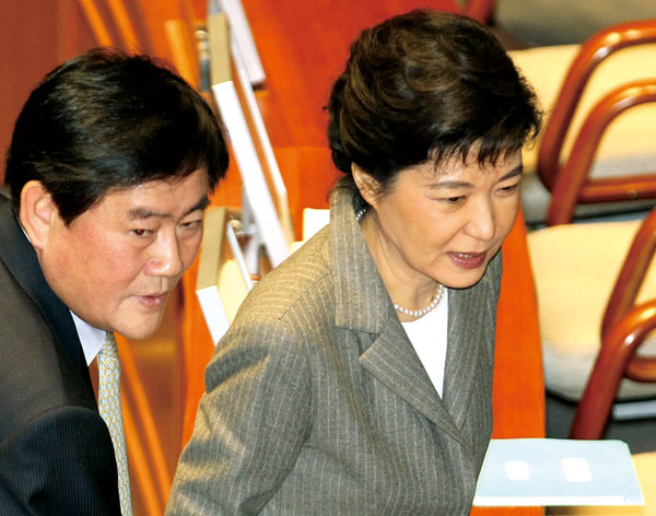 새누리당 권력암투 수면 위로