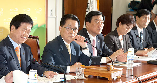 요즘 속 터지는 민주당 속사정