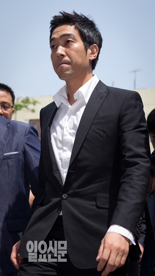 '미성년 간음' 고영욱 여론재판선 유죄·법적으론 무혐의?