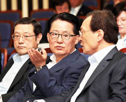 박지원 전격 검찰 출두, 구속 가능성 높아