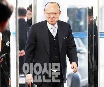 한화 김승연 회장 '올림픽 웃었지만 재판은 글쎄요'