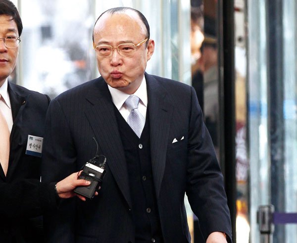 ‘실형선고 법정구속’ 김승연 한화 회장 사건의 재구성