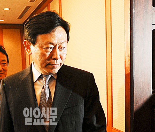 신동빈 롯데 회장 ‘꼼수 논란’ 살펴보니