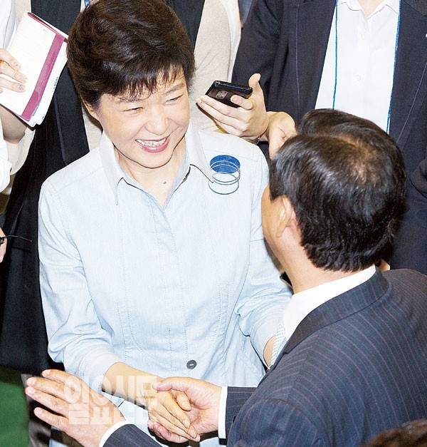 신·구 주류 4인방 뜬다 친박계 신권력구도 해부