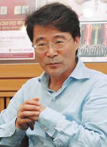 '재벌 저격수' 장하성, “지금껏 살아온 인생 불사르고 왔다” 안철수 캠프 합류
