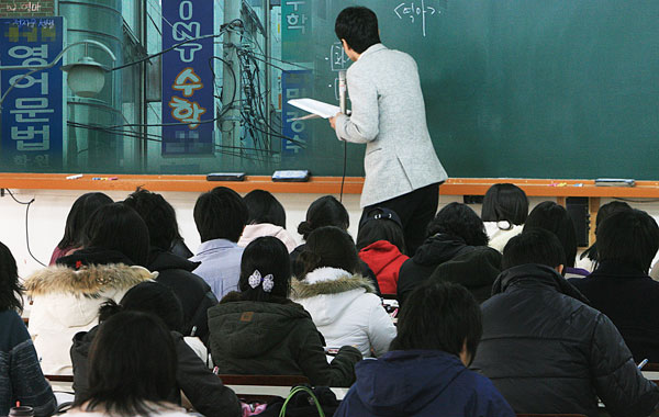 고등학교 교사들 ‘은밀한’ 학원가 알바 실태