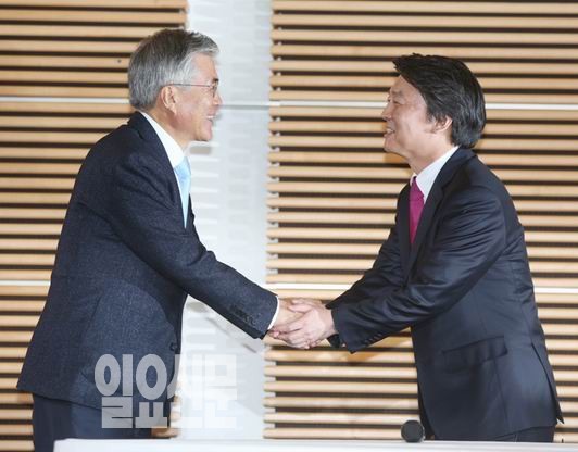 문재인 '통큰 양보' 속사정 들여다보니...최근 지지율 상승에 고무