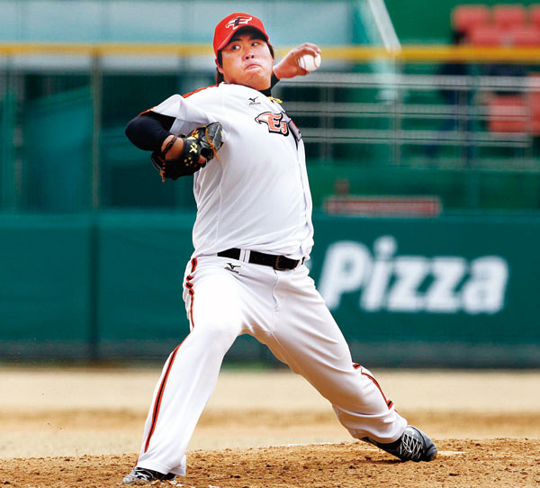 기록으로 보는 MLB 진출 류현진 ‘이적료로 구단 1년 예산 해결’