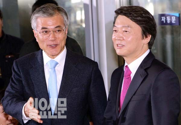 [속보] 후보 단일화 지지부진…문캠프 "협상팀에서 논의하자" 안캠프에 최후통첩