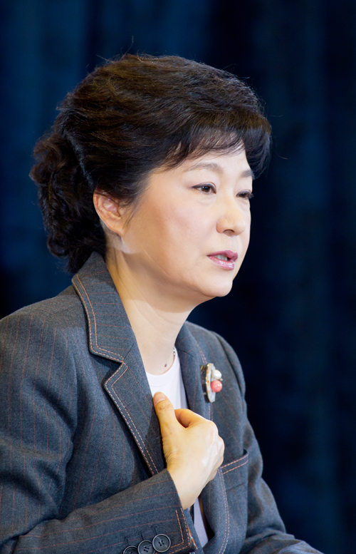 박근혜펀드 출시 하루 만에 100억 넘어…이젠 '모금의 여왕'