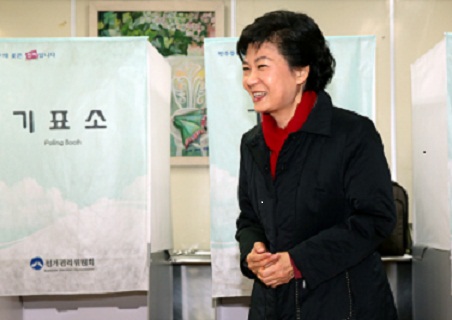 9시 투표율 11.6%...17대 대선보다 2.2% 높아
