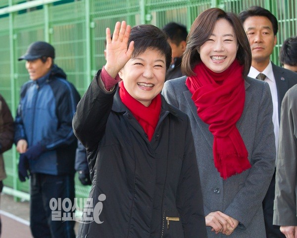 전국 개표율 60% '박근혜 유력'…네티즌 ‘인정하자’ VS ‘아직 결과 안 나왔다’