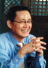 윤창중 수석대변인 발탁 논란 가열...박근혜 당선인 측근 "철회할 수 없는 상황"